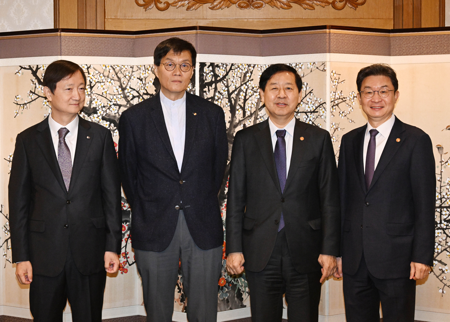 부총리, 외환시장 불확실성 증가에 대한 입장 표명