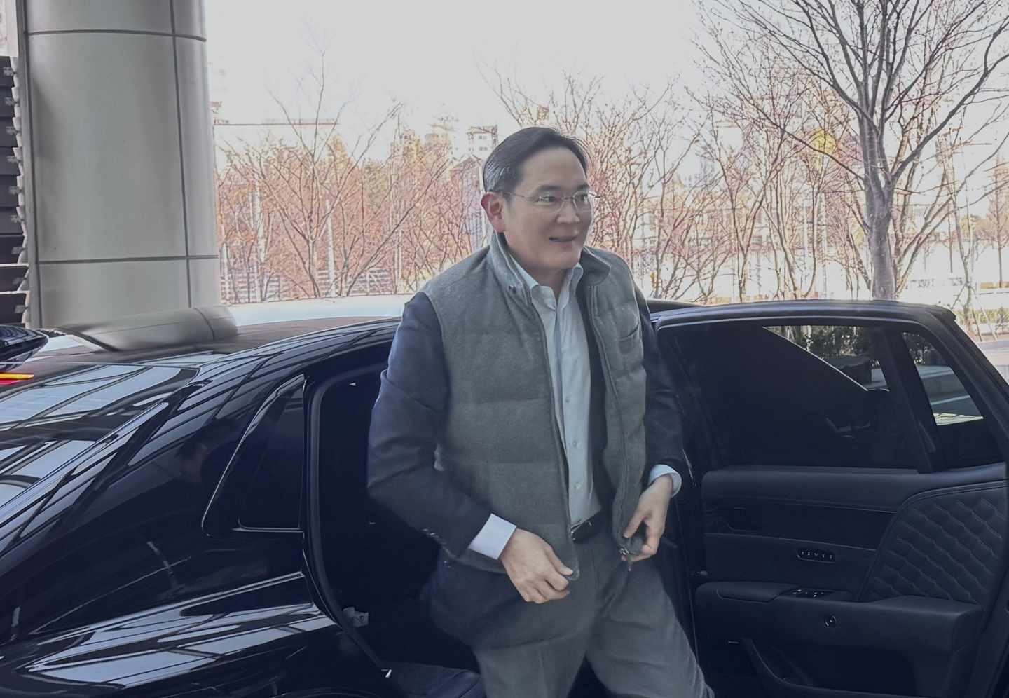 삼성 CEO의 주식 가치, 2025년 반도체 호황 속 두 배 이상 증가