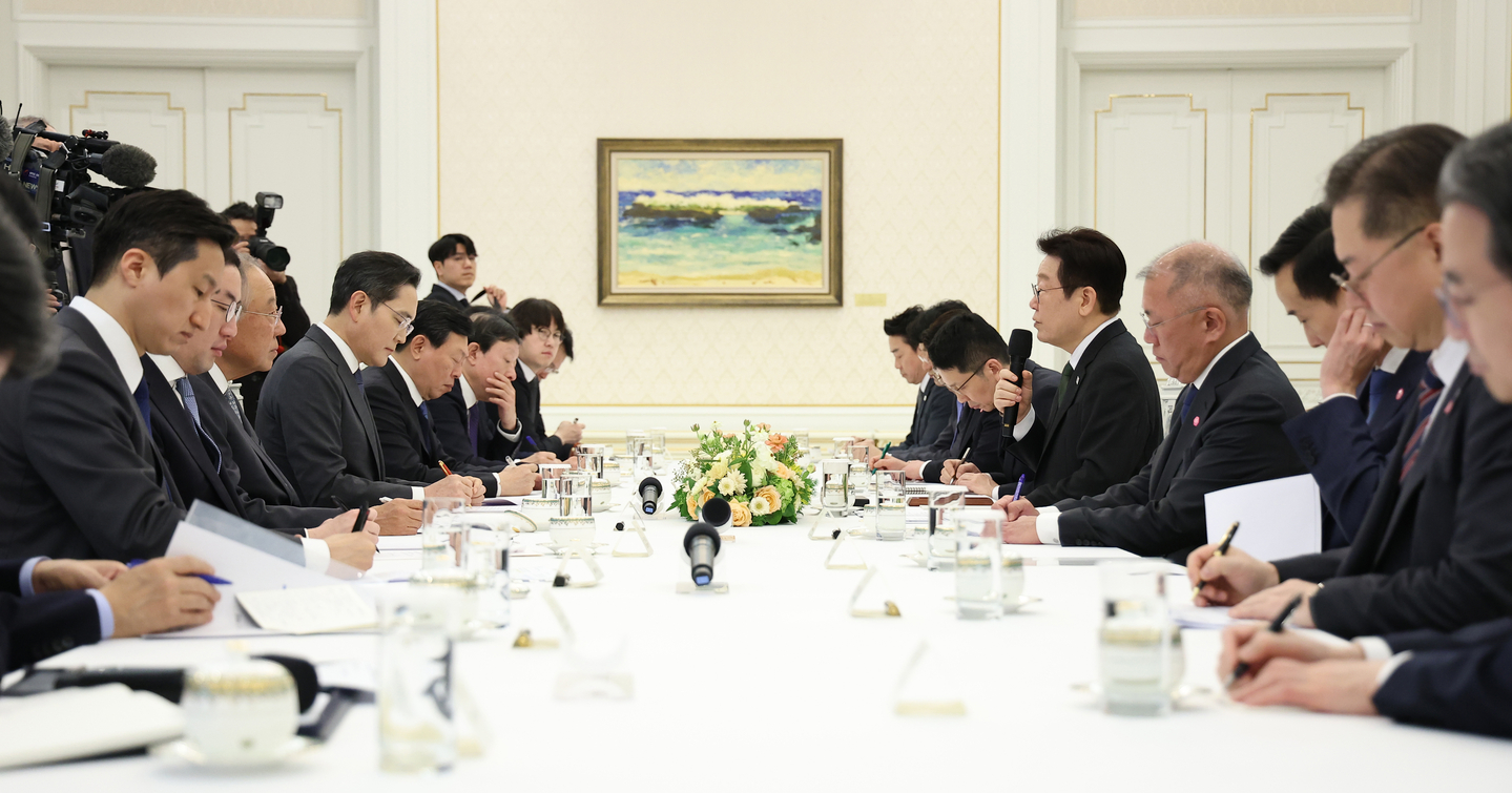 270조 원 약속, 한국의 기업들… 이씨가 청년 고용과 지역 투자 촉구