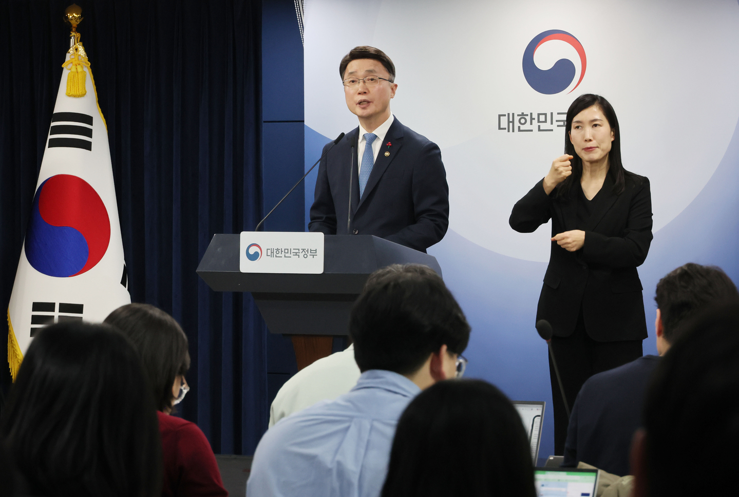 한국산 AI 모델 경쟁, 조기 탈락 기업 제외하고 3개 기업이 앞서나가다