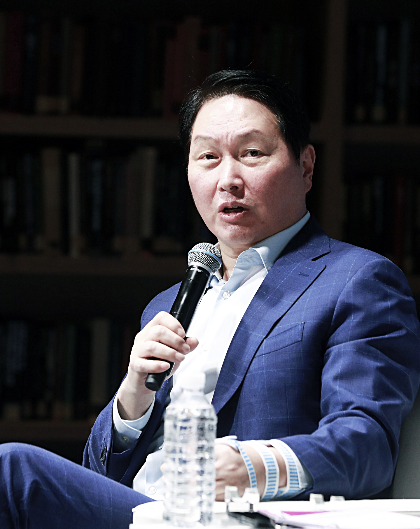 SK Group Chairman Chey Tae-won speaks during a forum hosted by the Center for Social Value Enhancement Studies at the Korea Foundation for Advanced Studies headquarters in Gangnam District, southern Seoul, on March 11. [YONHAP]