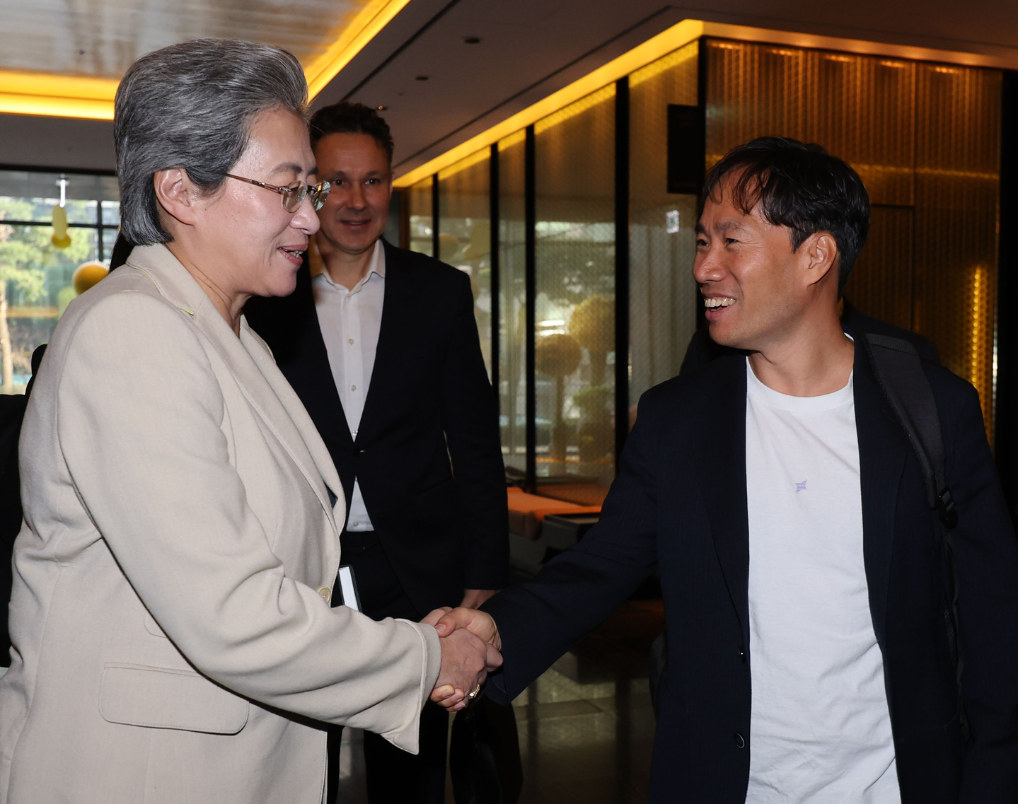 AMD와 Upstage, 한국의 AI 추진 지원을 위한 파트너십 확대