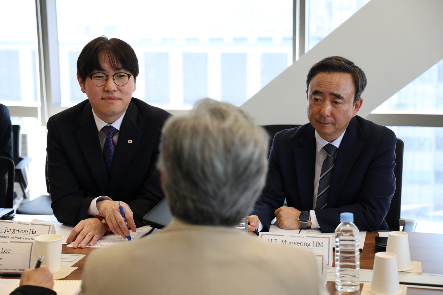 주요 AI 정책입안자들, AMD 최고경영자와 만나 국가 AI 인프라 논의