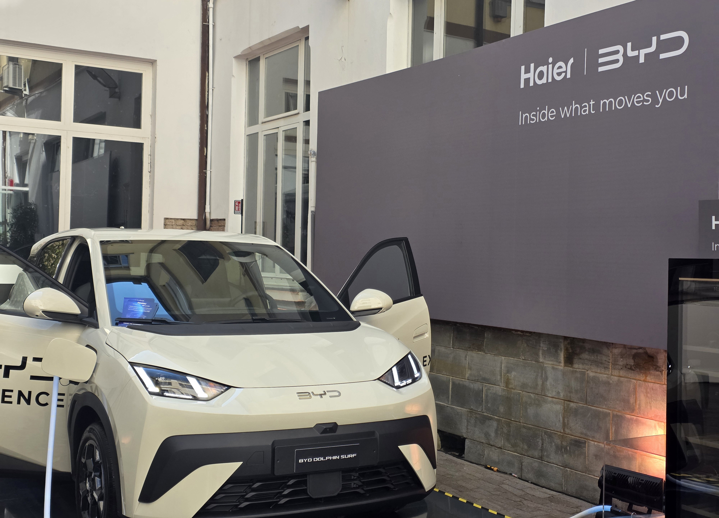 Haier Group, a Chinese appliance maker, demonstrates an EV powering appliances at Milan Design Week 2026 on April 21. [KIM SU-MIN] 